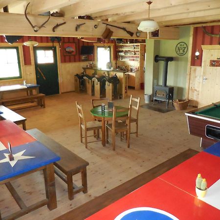Horse Lake Ranch Neuendorf  Екстериор снимка